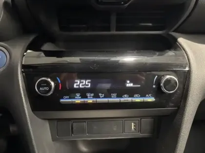 Photo 11 Toyota Yaris  Cross 116h Dynamic Business + Programme Beyond Zero Academy MY22