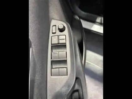 Photo 13 Toyota Yaris  Cross 116h Dynamic Business + Programme Beyond Zero Academy MY22