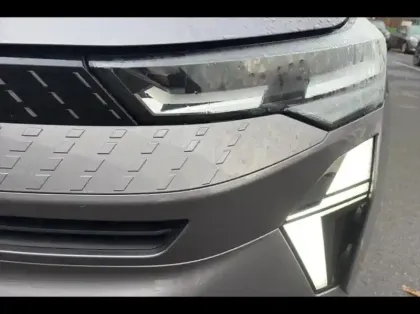 Photo 14 Renault Captur  1.6 E-Tech full hybrid 145ch Techno