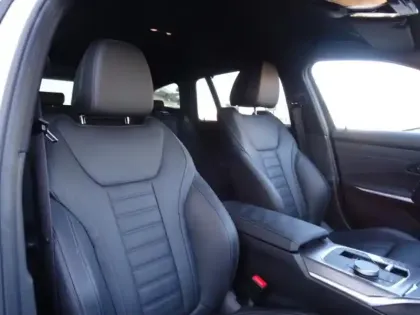 Photo 17 BMW Serie 3 Série 3 Touring 330eA xDrive 292ch M Sport