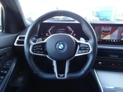 Photo 16 BMW Serie 3 Série 3 Touring 330eA xDrive 292ch M Sport