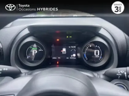 Photo 13 Toyota Yaris  116h Design 5p MC24