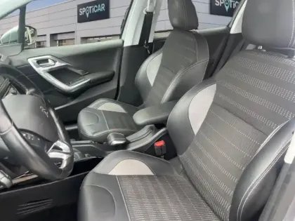 Photo 8 Peugeot 2008  1.2 PureTech 110ch Allure S&S EAT6