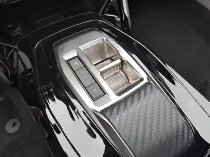 Photo 13 Peugeot 2008  1.2 Hybrid 136ch Allure e-DCS6