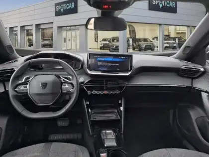 Photo 6 Peugeot 2008  1.2 Hybrid 136ch Allure e-DCS6