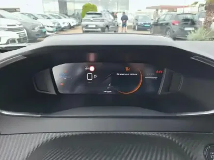 Photo 10 Peugeot 2008  1.2 Hybrid 136ch Allure e-DCS6