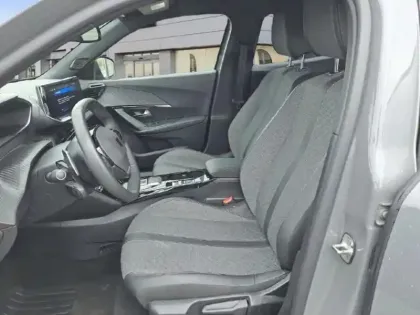 Photo 7 Peugeot 2008  1.2 Hybrid 136ch Allure e-DCS6