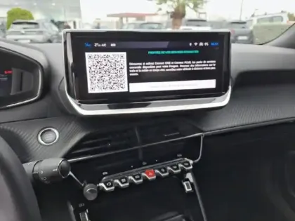 Photo 11 Peugeot 2008  1.2 Hybrid 136ch Allure e-DCS6