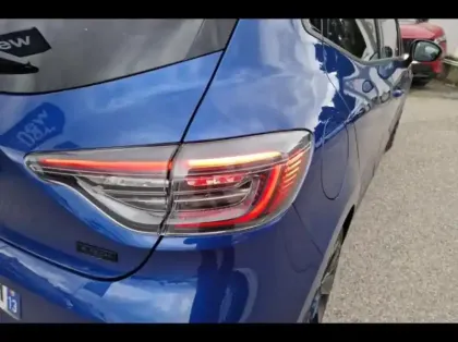 Photo 13 Renault Clio  1.6 E-Tech 145ch full hybrid esprit Alpine - 24