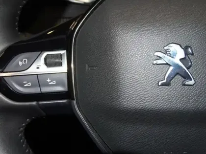 Photo 13 Peugeot 208  1.2 PureTech 100ch S&S Style 118g