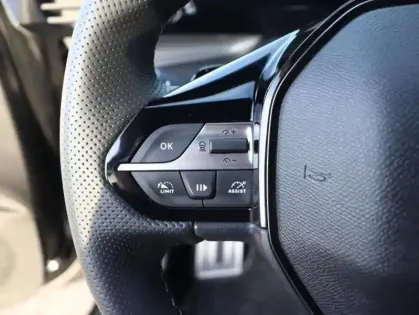 Photo 14 Peugeot 308  SW 1.2 Hybrid 136ch GT e-DCS6