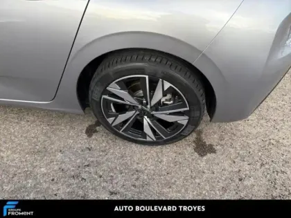 Photo 12 Peugeot 308  1.5 BlueHDi 130ch S&S Allure EAT8