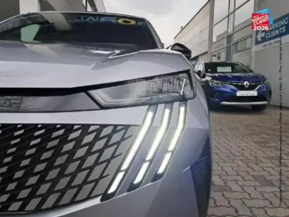 Photo 27 Peugeot 3008  1.2 Hybrid 145ch Allure e-DCS6 GPS Camera Carplay