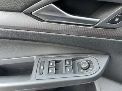 Photo 11 Volkswagen Golf  1.0 TSI OPF 110ch Active