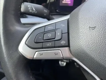 Photo 13 Volkswagen Golf  1.0 TSI OPF 110ch Active