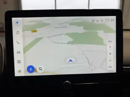 Photo 8 Toyota Yaris  116h Design 5p MC24