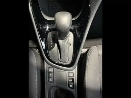 Photo 12 Toyota Yaris  116h Design 5p MC24