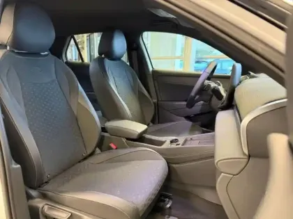 Photo 8 Volkswagen T-roc  1.5 eTSI 150ch R-Line DSG7