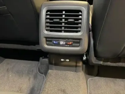 Photo 10 Volkswagen T-roc  1.5 eTSI 150ch R-Line DSG7