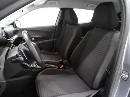 Photo 7 Peugeot 2008  1.2 PureTech 130ch S&S Active Business EAT8 7cv