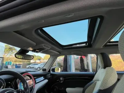 Photo 13 Mini Mini  Cooper 136ch Edition Premium Plus BVA7