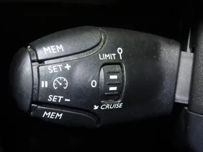 Photo 13 Peugeot 208  1.2 PureTech 100ch S&S Style 118g