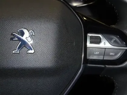 Photo 12 Peugeot 208  1.2 PureTech 100ch S&S Style 118g