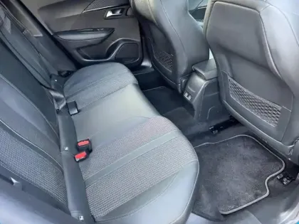 Photo 8 Peugeot 2008  1.2 PureTech 130ch S&S GT EAT8