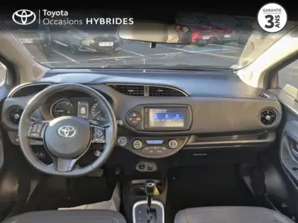 Photo 7 Toyota Yaris  100h Dynamic 5p RC19