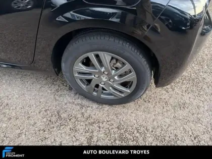 Photo 12 Peugeot 208  1.5 BlueHDi 100ch S&S Style