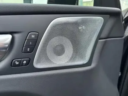 Photo 11 Volvo Xc60  T6 Hybride Rechargeable 350ch Ultra Style Chrome Geartronic 8 AWD