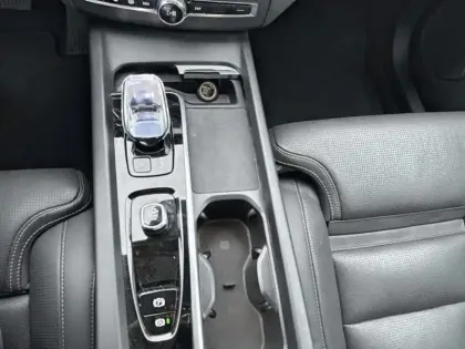 Photo 13 Volvo Xc60  T6 Hybride Rechargeable 350ch Ultra Style Chrome Geartronic 8 AWD