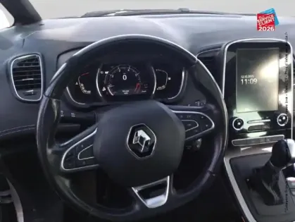 Photo 11 Renault Grand Scenic  1.3 TCe 140ch Intens EDC - 21