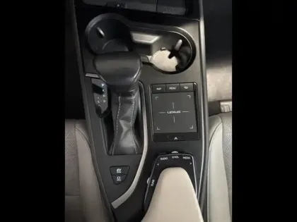 Photo 12 Lexus UX  250h 2WD Executive MY21