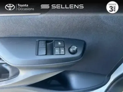 Photo 8 Toyota Yaris  70 VVT-i Dynamic 5p MY22