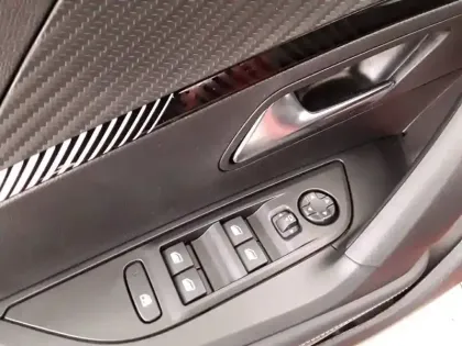 Photo 25 Peugeot 2008  Hybrid 145 e-DCS6