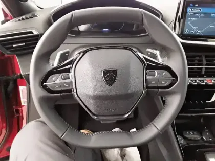 Photo 45 Peugeot 2008  Hybrid 145 e-DCS6