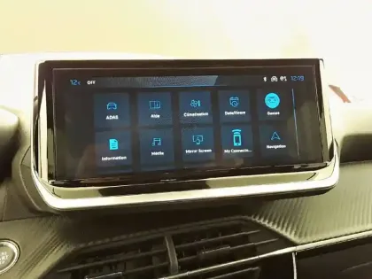 Photo 18 Peugeot 2008  Hybrid 145 e-DCS6