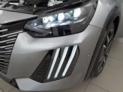 Photo 69 Peugeot 208  Hybrid 110 e-DCS6