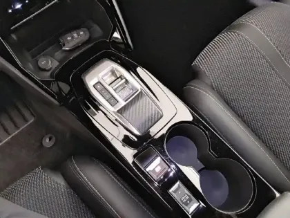 Photo 40 Peugeot 208  Hybrid 110 e-DCS6