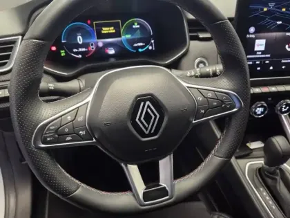 Photo 35 Renault Clio  E-Tech full hybrid 145