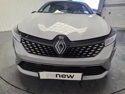 Photo 15 Renault Clio  E-Tech full hybrid 145