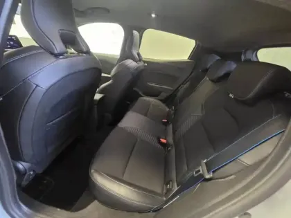 Photo 23 Renault Clio  E-Tech full hybrid 145