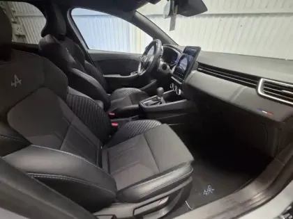 Photo 10 Renault Clio  E-Tech full hybrid 145