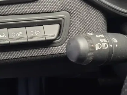 Photo 34 Renault Clio  E-Tech full hybrid 145