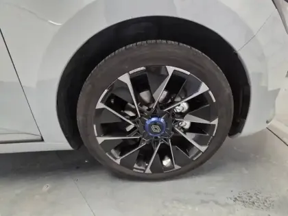 Photo 8 Renault Clio  E-Tech full hybrid 145