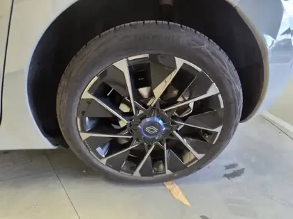 Photo 24 Renault Clio  E-Tech full hybrid 145