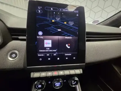 Photo 39 Renault Clio  E-Tech full hybrid 145