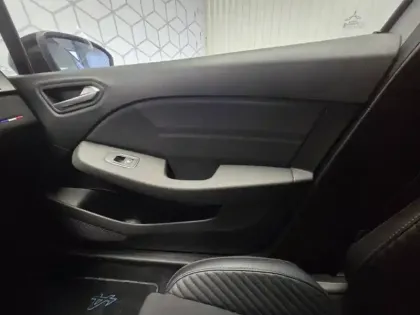 Photo 29 Renault Clio  E-Tech full hybrid 145