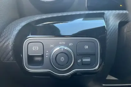 Photo 23 Mercedes Classe A  180 7G-DCT